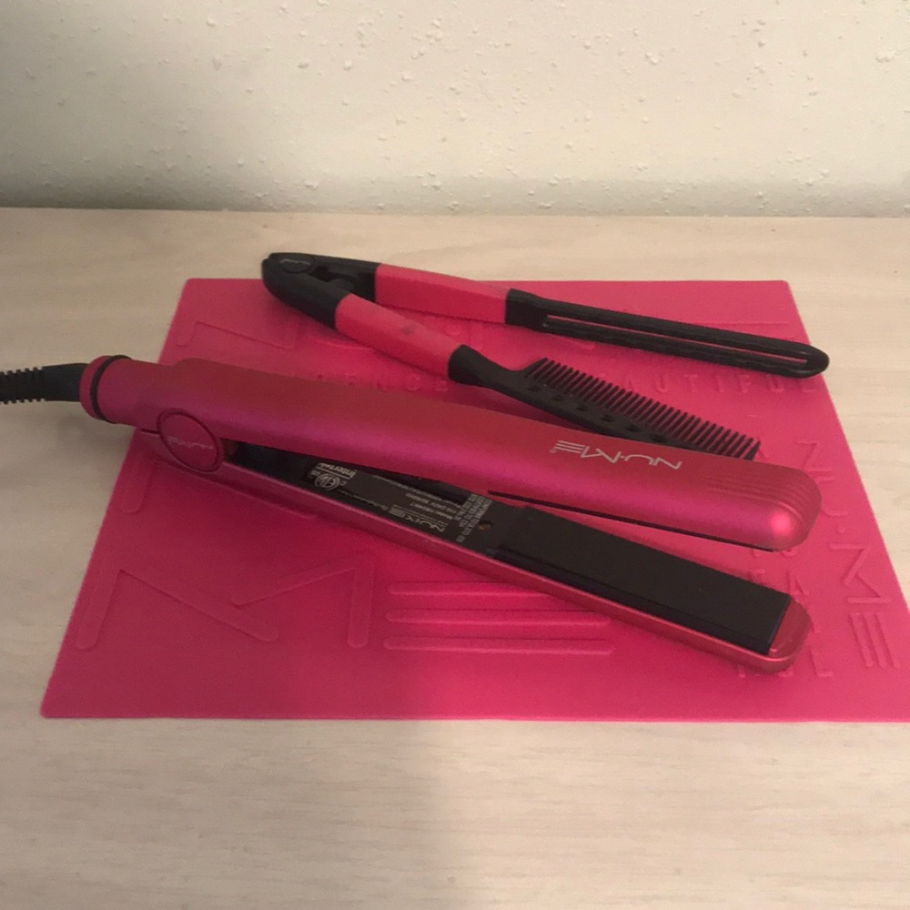 NUME hair straightener.